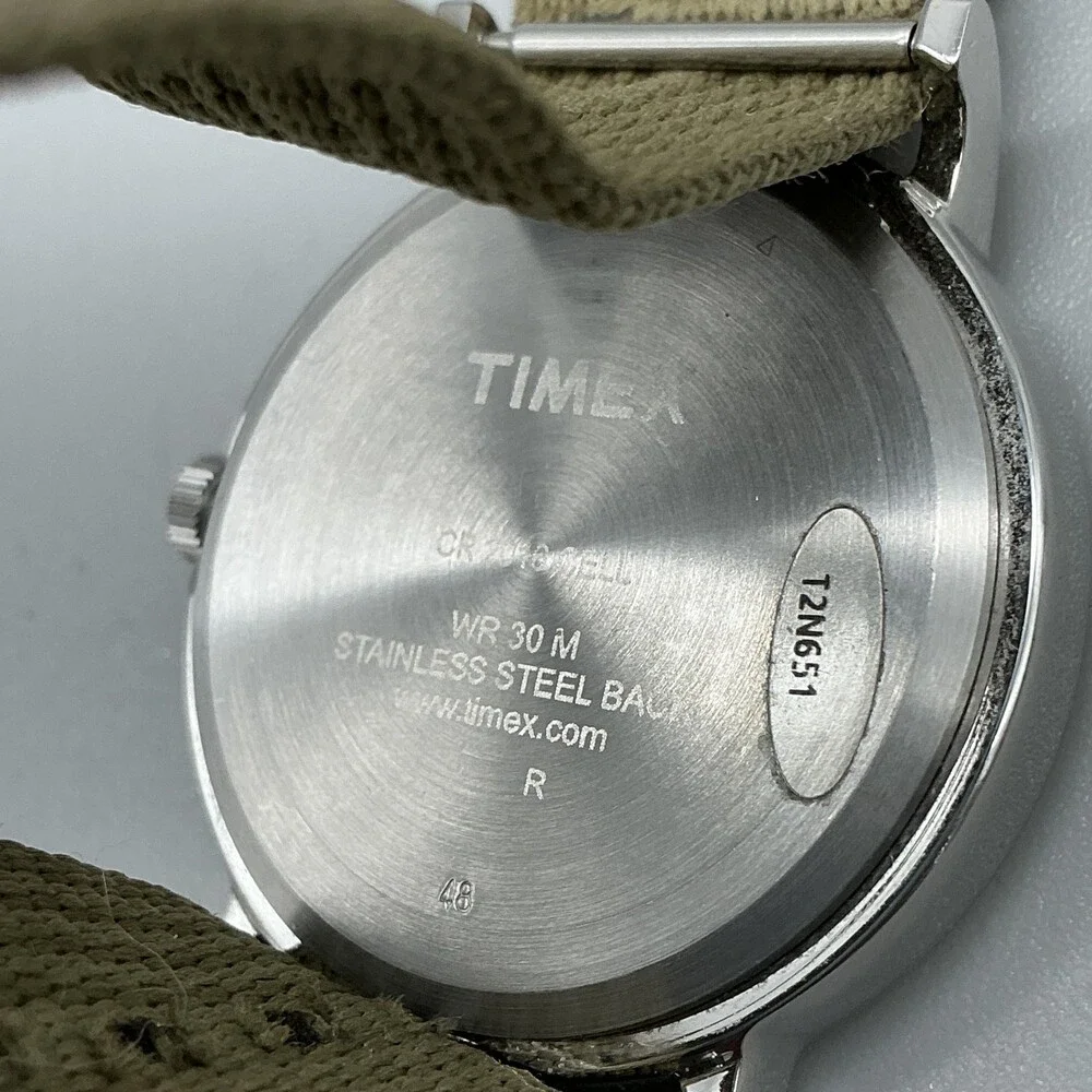 Timex Weekender T2N651 Mens Watch 38mm Khaki Nylon Indiglo Analog New Battery